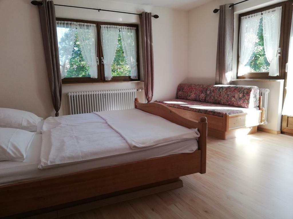 Rötenbach Gaestehaus Roessle מראה חיצוני תמונה