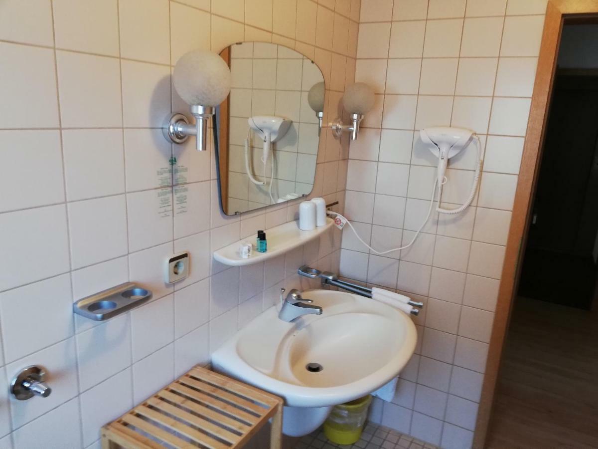 Rötenbach Gaestehaus Roessle מראה חיצוני תמונה