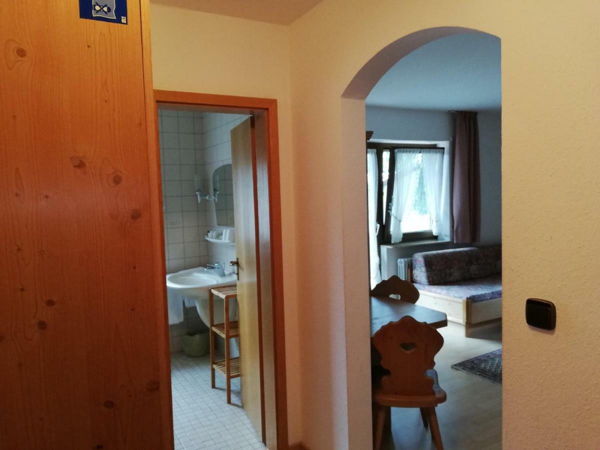 Rötenbach Gaestehaus Roessle מראה חיצוני תמונה