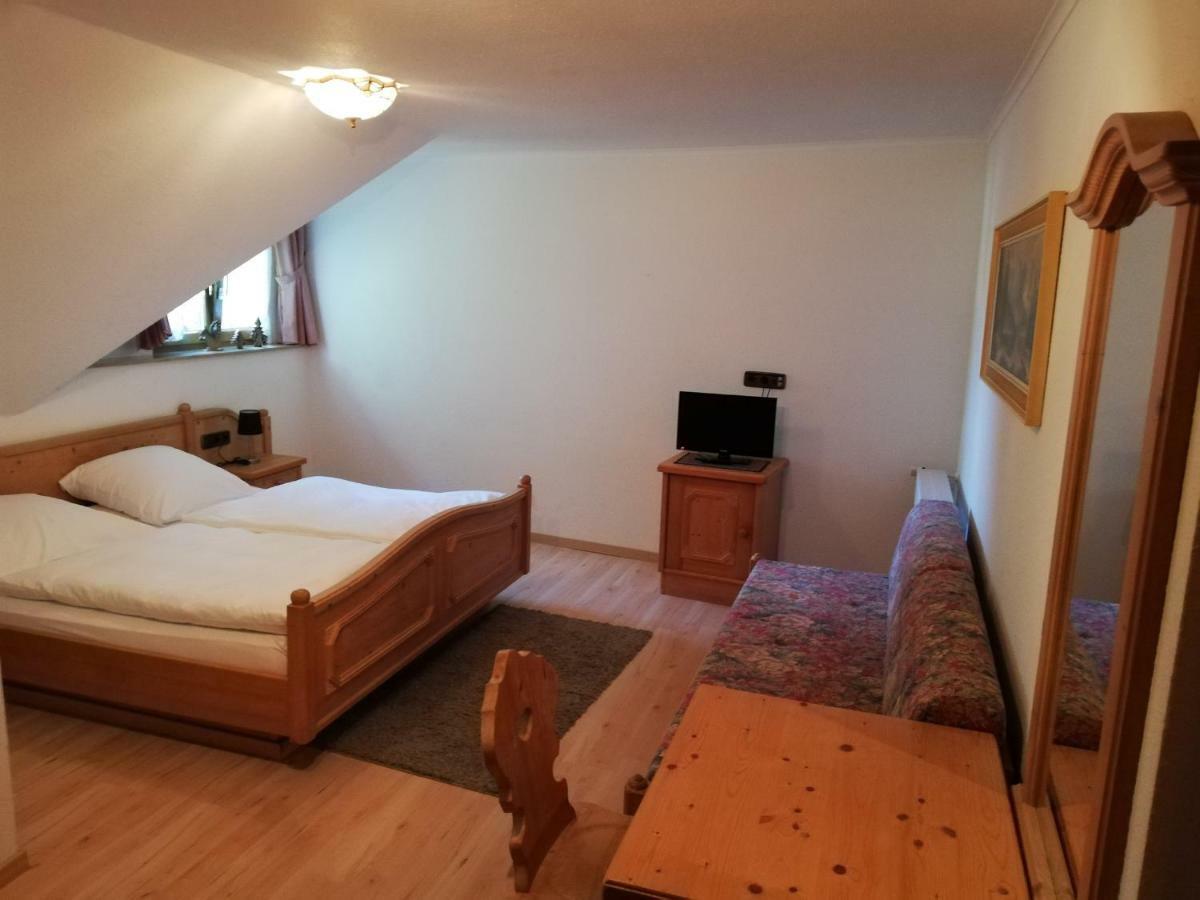 Rötenbach Gaestehaus Roessle מראה חיצוני תמונה